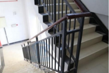 锦州锌钢楼梯扶手：美观实用并存
